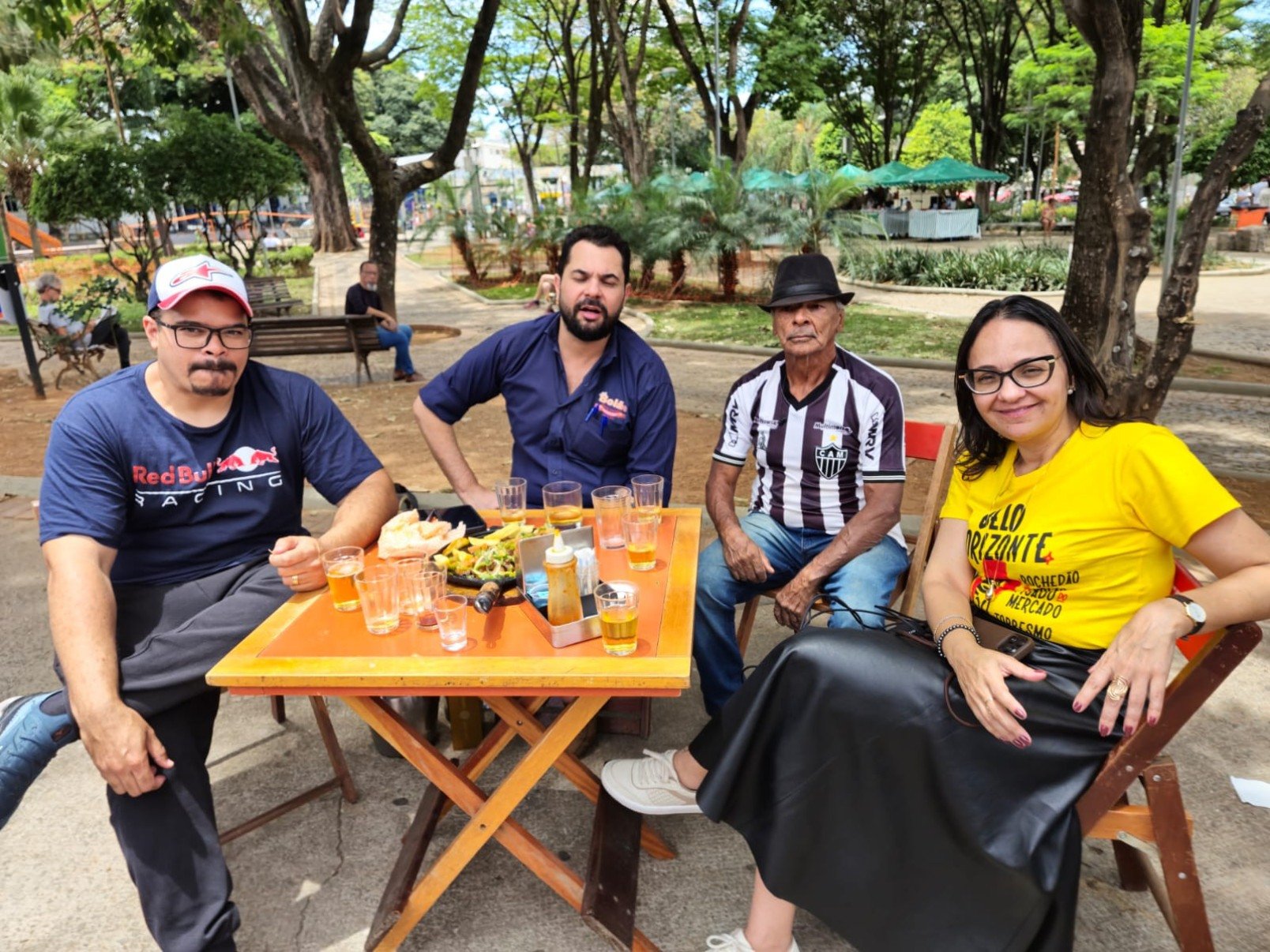 (Da esquerda para direita) Marcos Paulo, amigo da família Rocha; Carlos Henrique Rocha sócio-proprietário; José Sebastião, amigo da família; e Karla Rocha, sócia-proprietária-Jair Amaral/EM/D.A Press