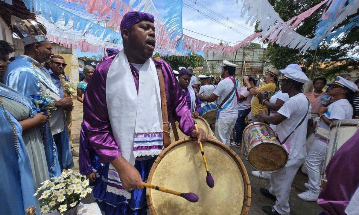 Tanto na Umbanda, quando no Congado, os tambores s&atilde;o usados para criar frequ&ecirc;ncia sonora para conex&atilde;o com o Divino