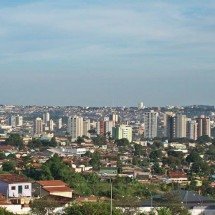 Após tentativa de golpe, lanchonete viraliza ao mandar entregar ‘X-Pedra’ - Josué Marinho - Wikimédia Commons