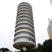 Mais de 20 anos após inauguração, 1º edifício giratório do mundo está abandonado; e fica no Brasil - Divulgação/RPC