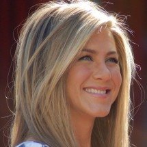 Jennifer Aniston quebra o silêncio e abre jogo sobre luta para ter filhos - Wikimedia Commons / Angela George