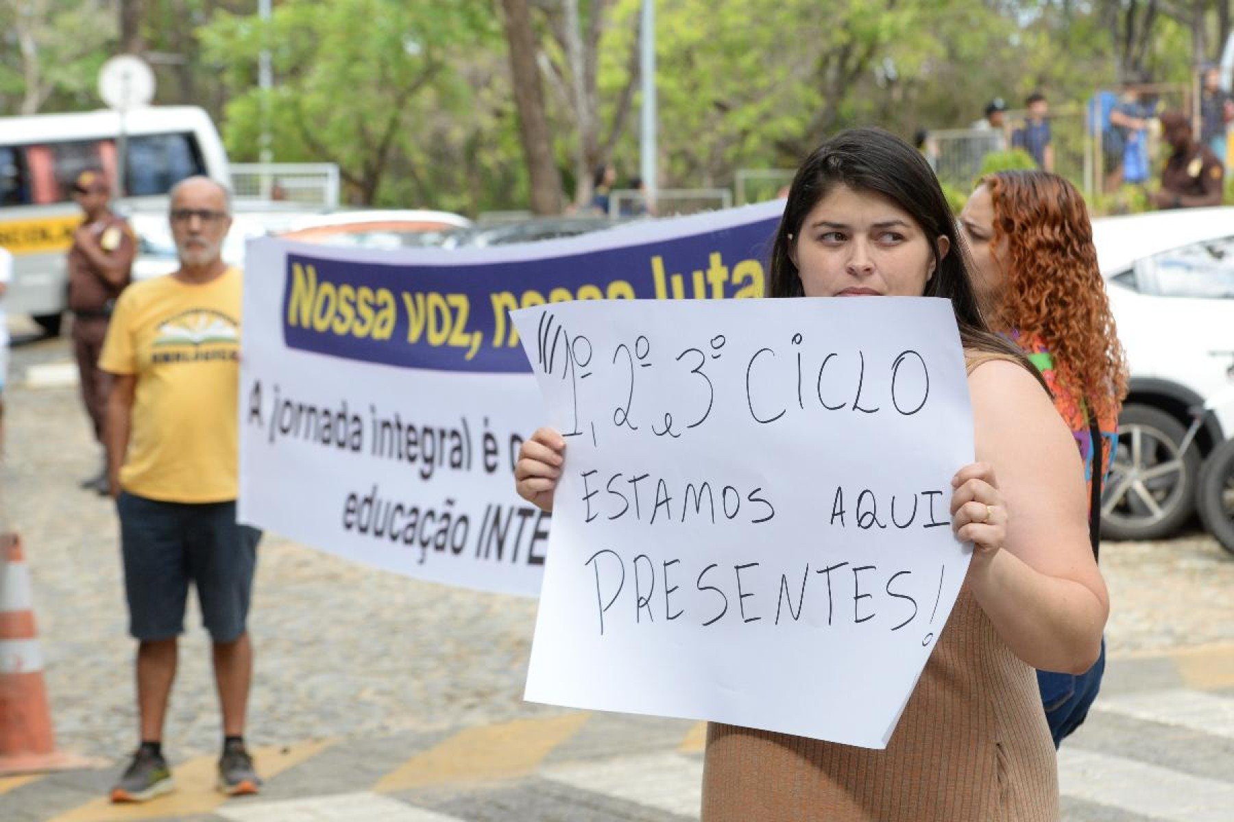 Pais alegam falta de transpar&ecirc;ncia e espa&ccedil;o de participa&ccedil;&atilde;o nas decis&otilde;es