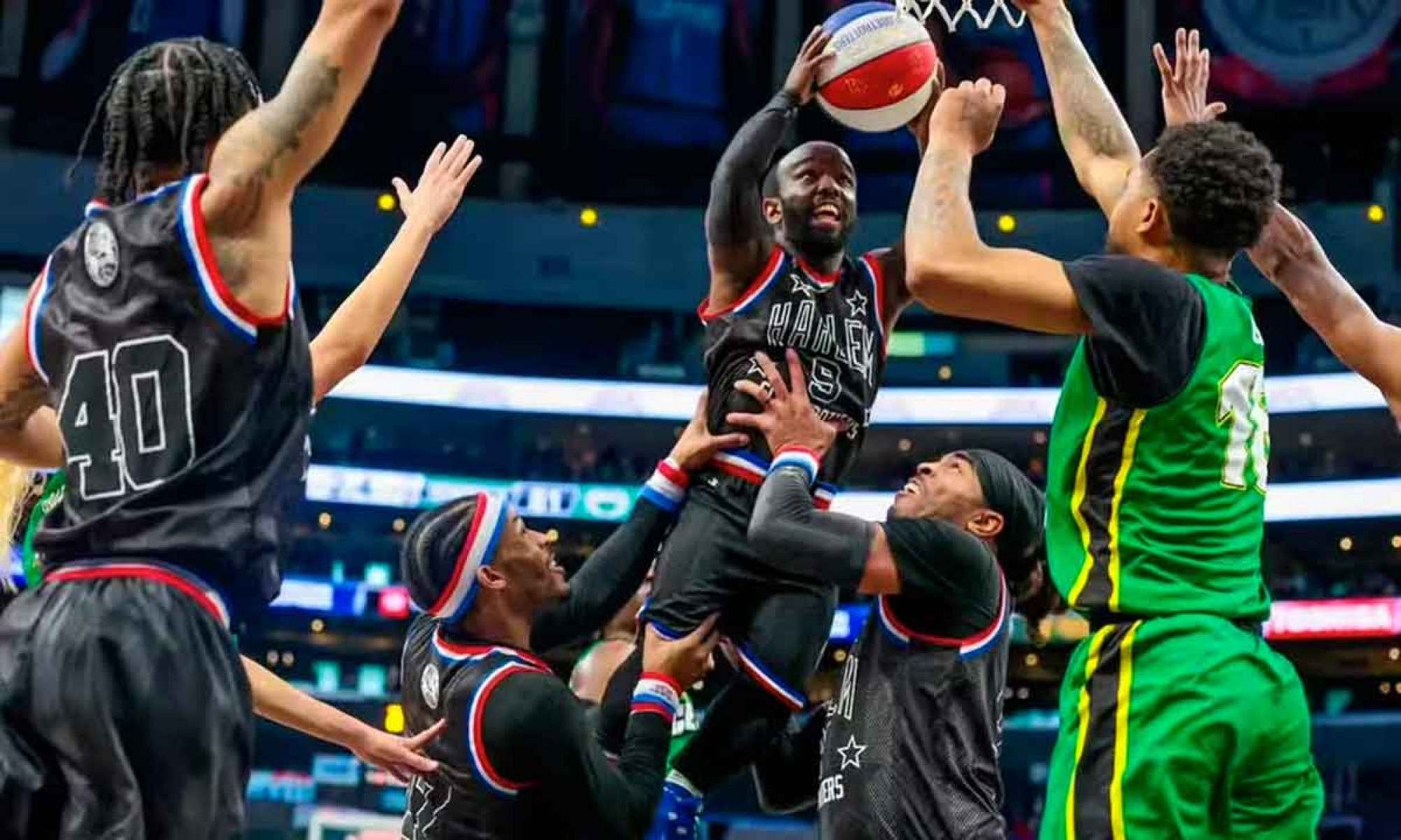 As apresentações do Harlem Globetrotters misturam basquete com malabarismo e humor, atraindo muitas crianças -  (crédito: Instagram/Reprodução) As apresentações do Harlem Globetrotters misturam basquete com malabarismo e humor, atraindo muitas crianças -  (crédito: Instagram/Reprodução)