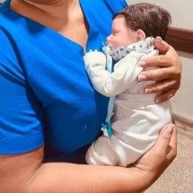 Mulher leva bebê reborn para unidade de saúde com "sintomas de gripe" - Reprodução/G1