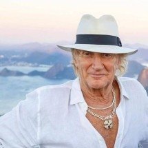 De férias no Brasil, Rod Stewart visita Cristo e curte o Rio de Janeiro
