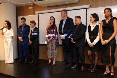 Os sócios Aline Coutinho, José Márcio Filho, Aci Coutinho, Valéria Rocha, Alexandre Lacerda, Filipe Nogueira, Amanda Mariano e Karen Deodato durante palestra em BH -  (crédito: MARCOS VIEIRA/EM/D.A PRESS)