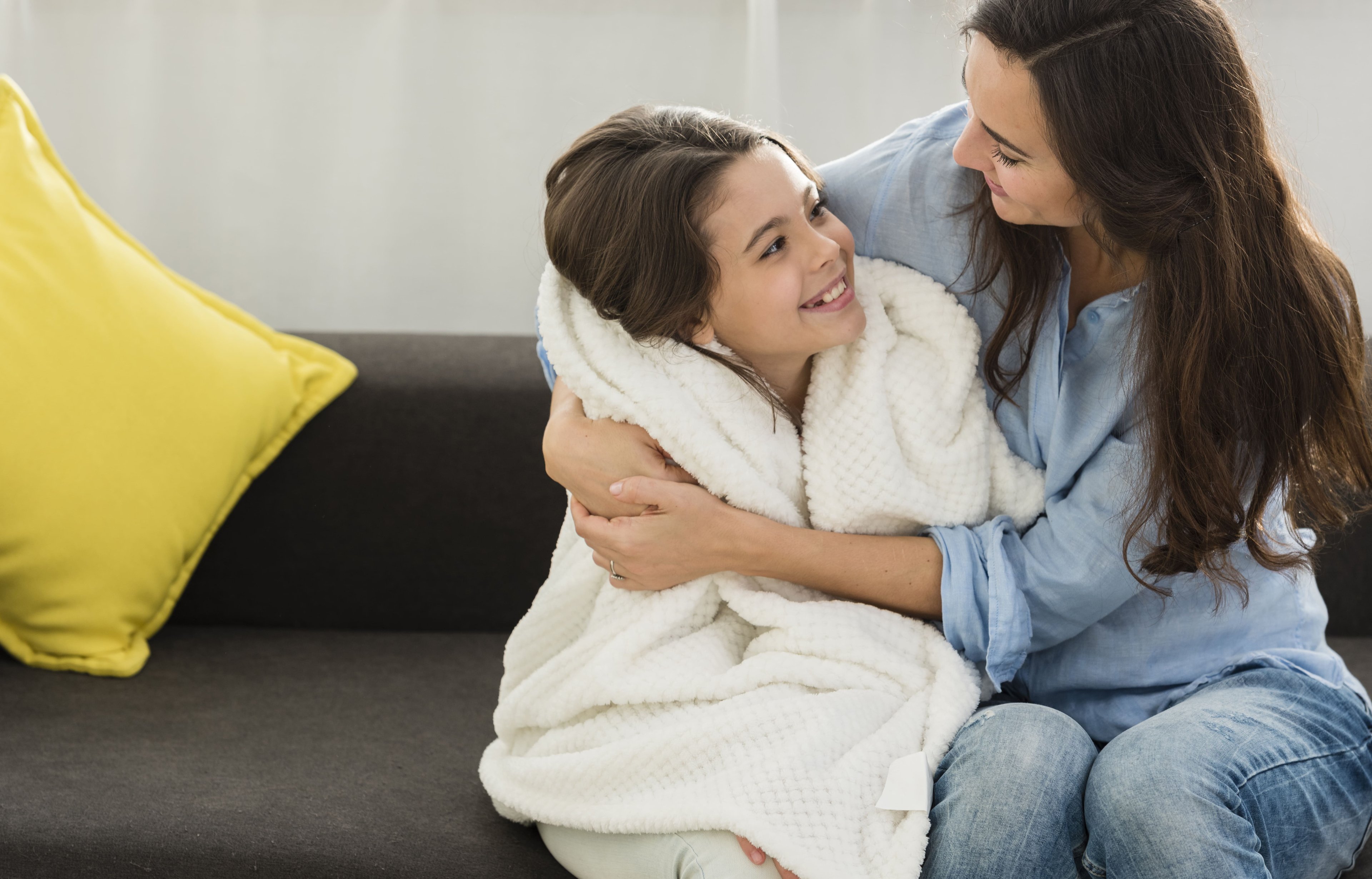 Você tem a síndrome da irmã mais velha? 7 sinais para identificar - FreePik