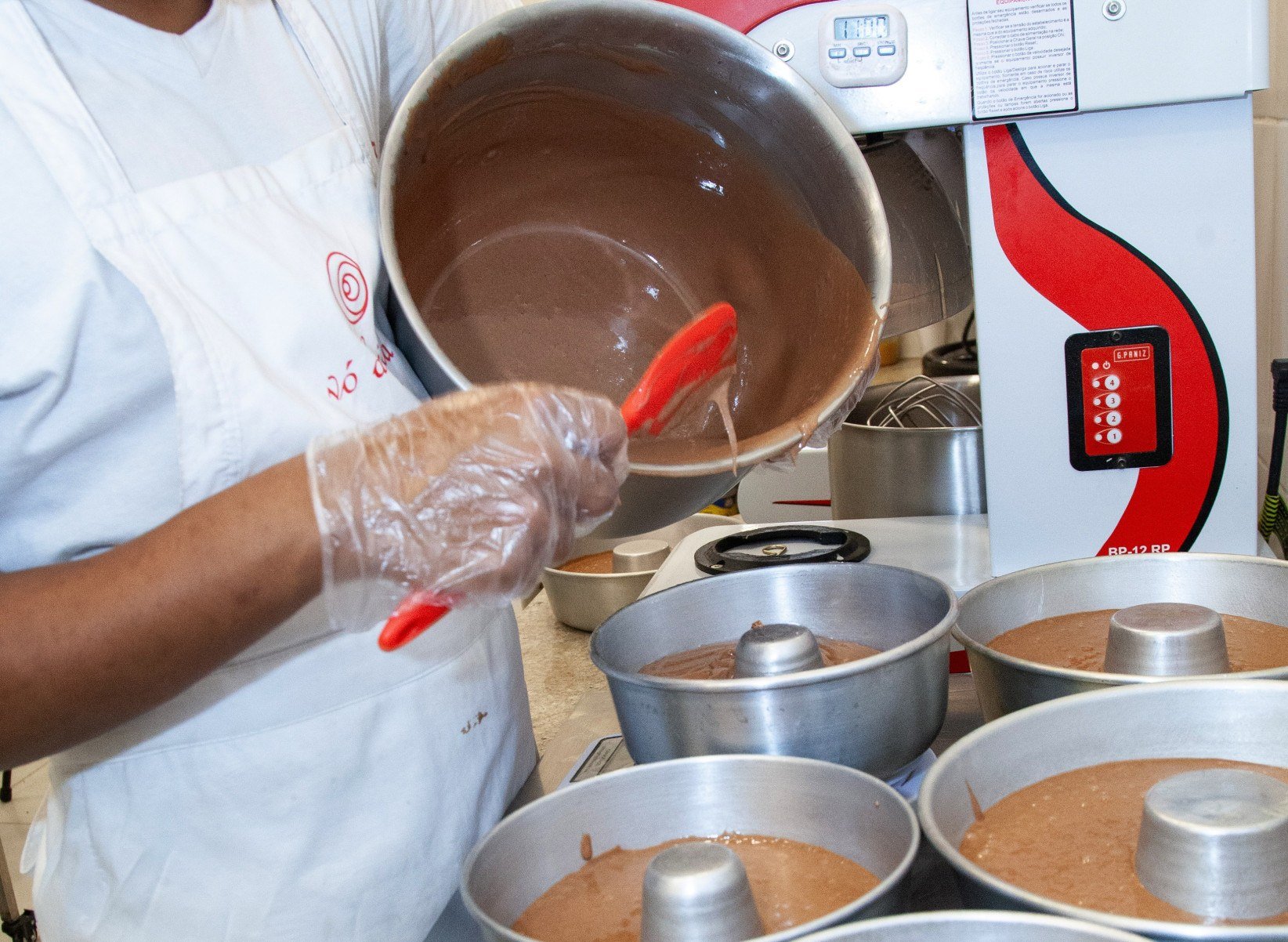 Fábrica de Bolo Vó Alzira lança linha de Bolos Cuca - DINO