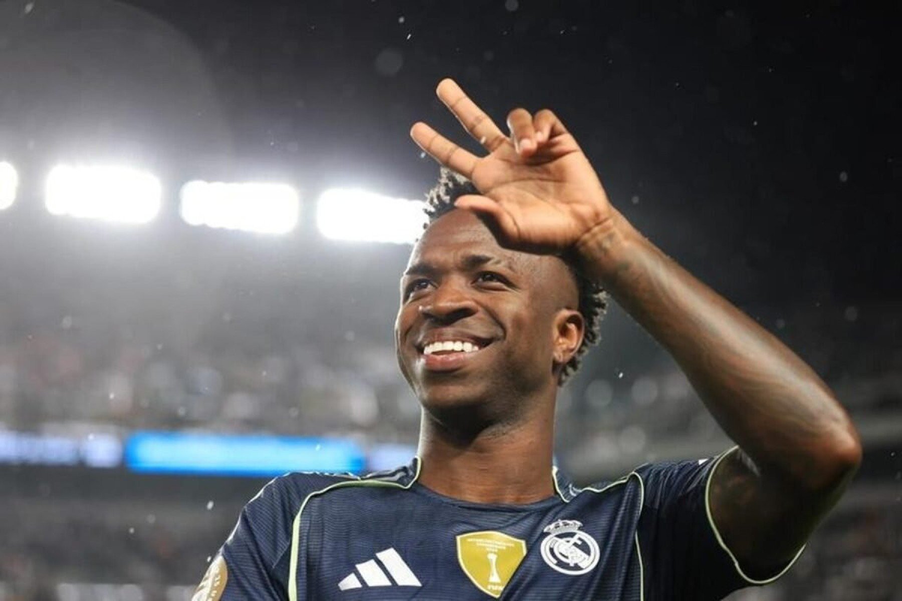 Vini Jr. pede desculpa após polêmica em Real Madrid e Barcelona