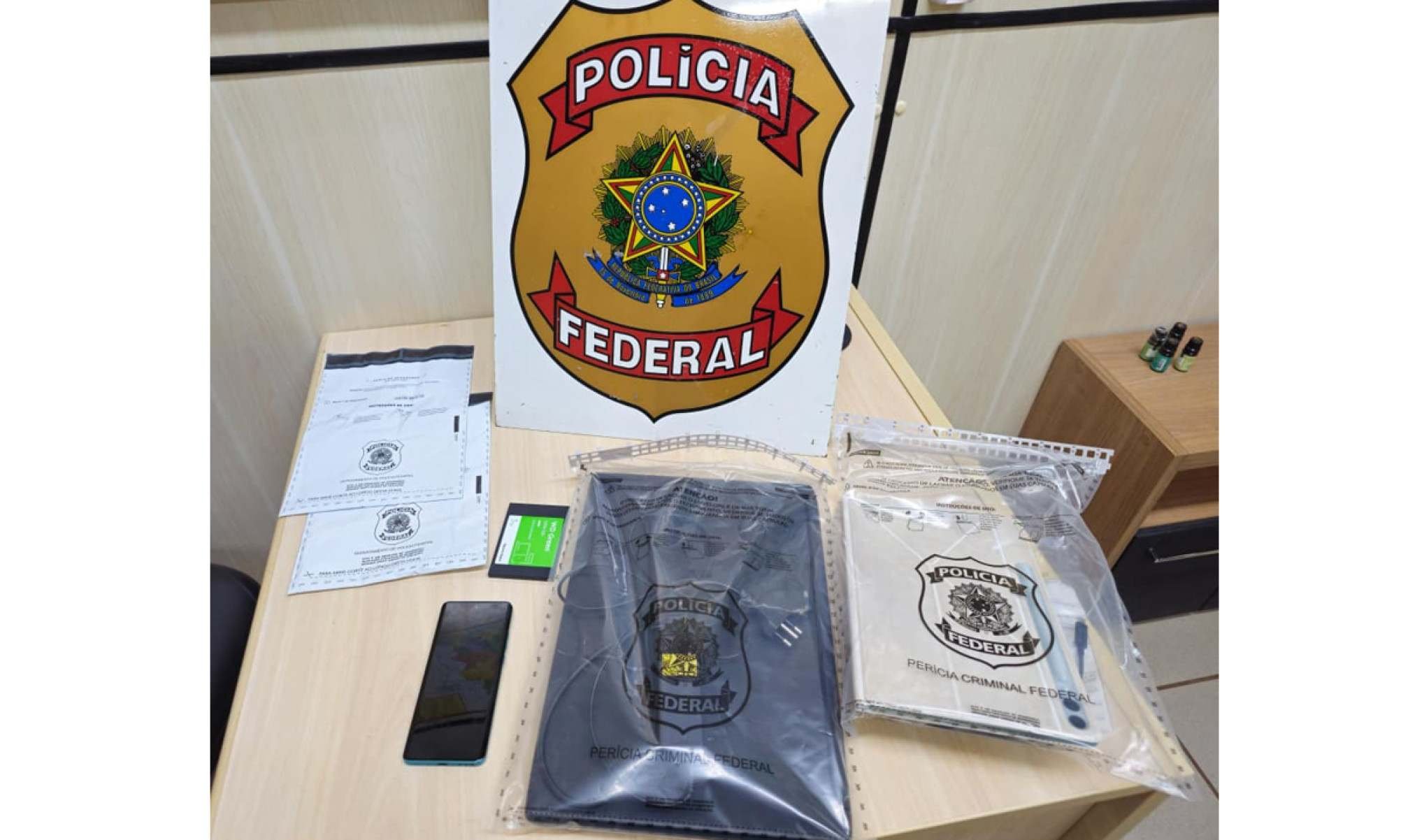 Dispositivos eletrônicos foram apreendidos  -  (crédito: PF de Uberaba/Divulgação)