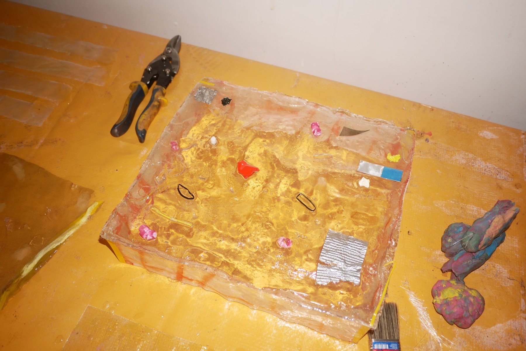 QUARKS
de Giulia Puntel-Pedro Caetano/Divulgação