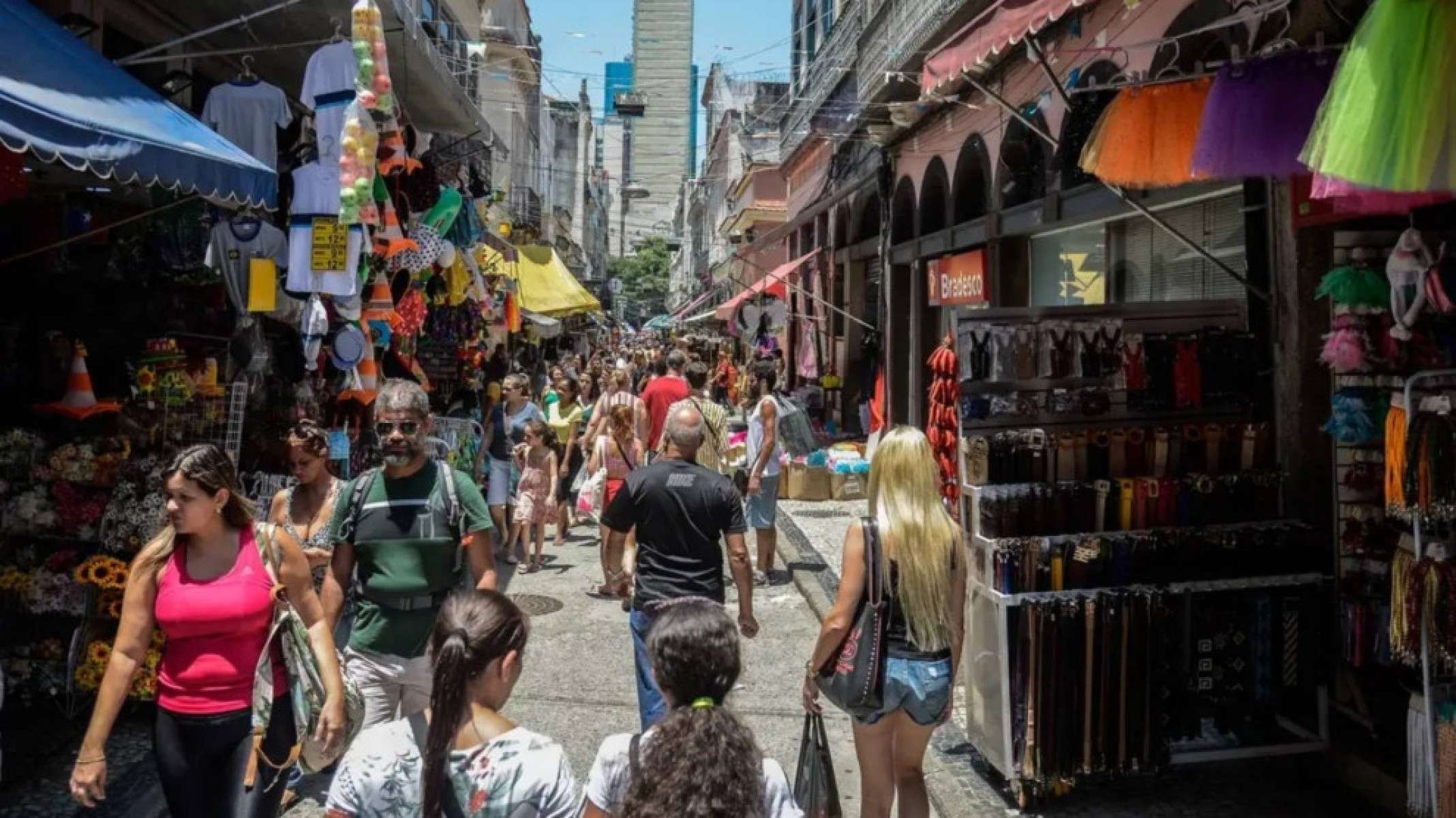 Em reunião de emergência com ministros, Lula avalia decretar GLO no Rio de Janeiro - Platobr Politica