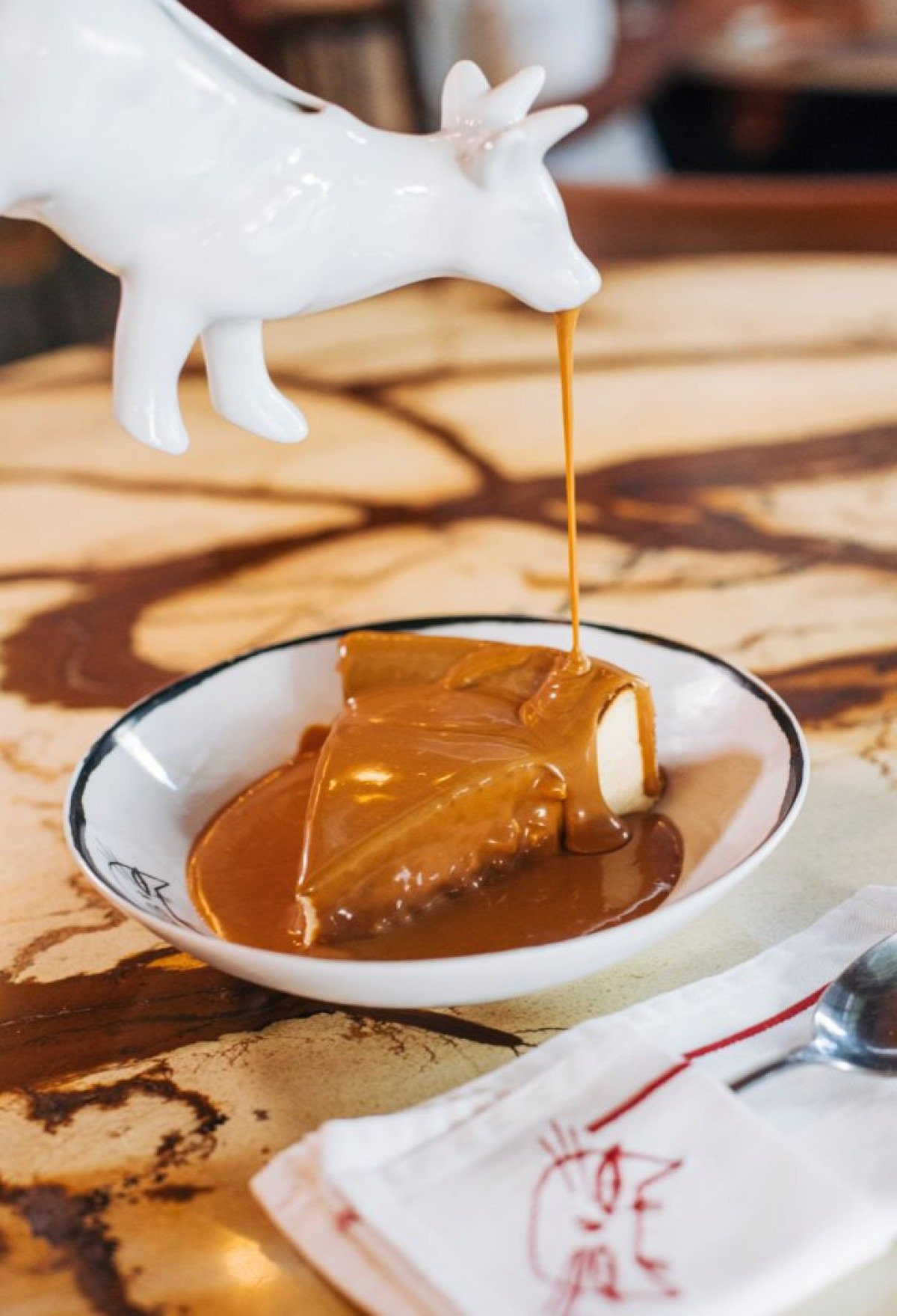 No restaurante Gata Gorda, a sobremesa é acompanhada de doce de leite 
