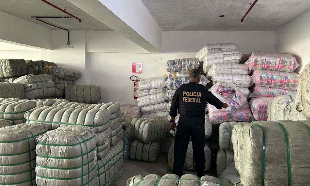 'Montanhas' de mercadorias foram encontradas pelos agentes na operação