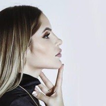 Fim do queixo duplo: descubra como é feita a lipo de papada - FreePik