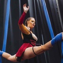 Pole Dance e Circo - Auê Pole Dance e Circo/Divulgação