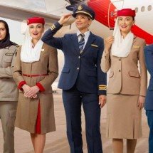 Como o uniforme da Emirates se tornou um ícone de elegância e tradição - Redes sociais