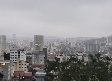  Vista da Região Nordeste de BH, a partir do Bairro Fernão Dias. Capital está sob alerta de chuvas emitido pela Defesa Civil -  (crédito: Gladyston Rodrigues/EM/DA. Press)
