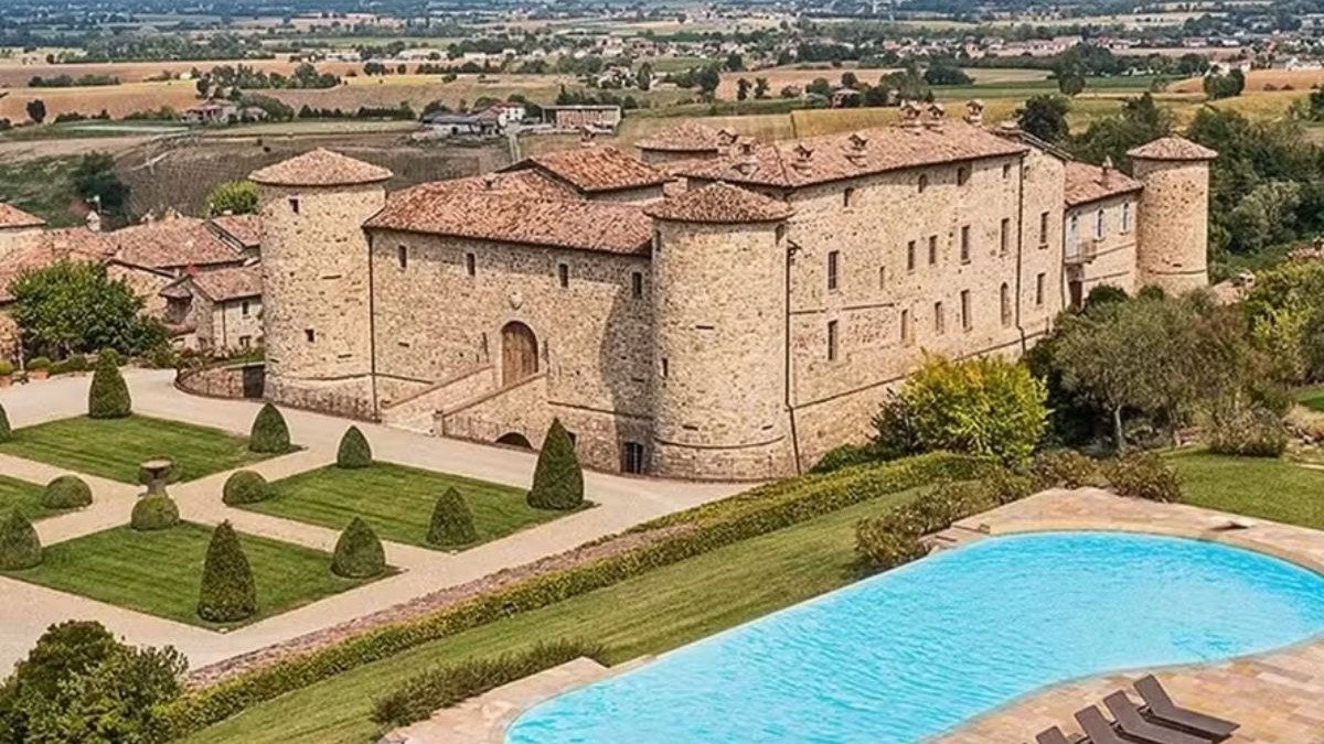 Castelo medieval de R$ 115 milhões tem passagens secretas e está à venda