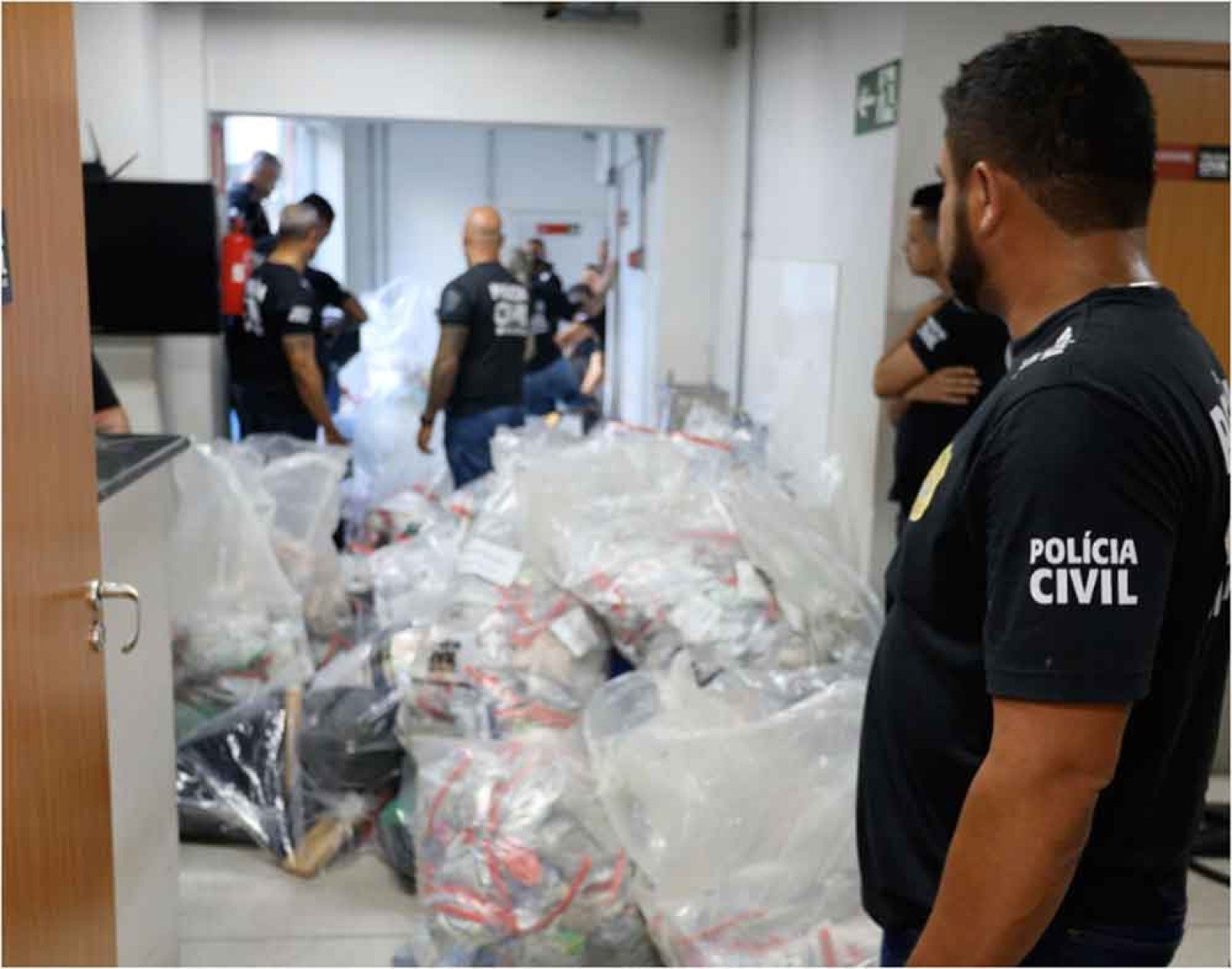 Drogas recolhidas durante a&ccedil;&otilde;es de combate ao narcotr&aacute;fico e ensacadas antes de serem incineradas em Belo Horizonte, em janeiro 