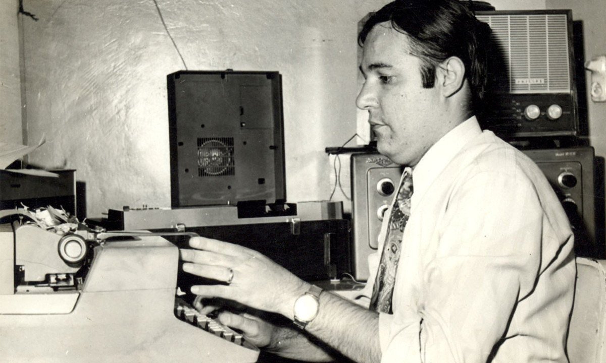 Jayme Gomide, apresentador da TV Itacolomi - 70 anos da TV Itacolomi-Arquivo EM