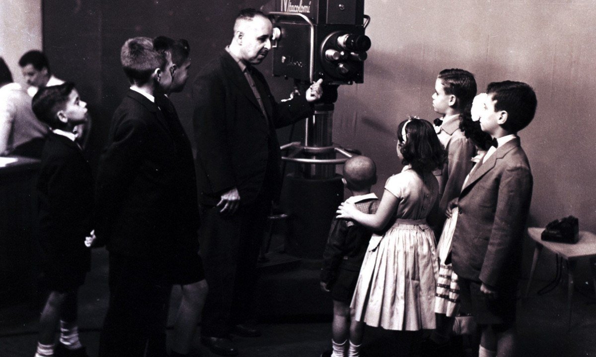 Crianças no Programa de Elias Salomé, que foi ao ar em 18 de julho de 1956 | 70 anos da TV Itacolomi-Acervo Carlos Fabiano