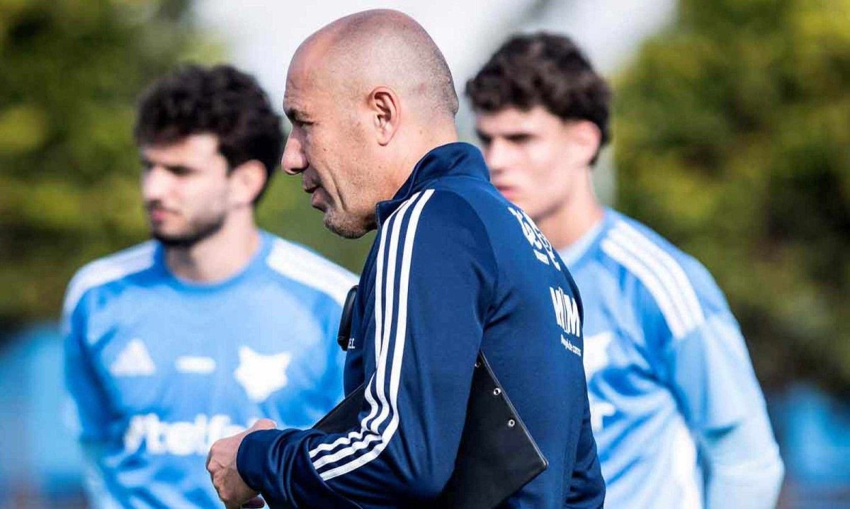 Apesar de montar uma boa equipe, que fez excelente campanha na temporada, o técnico Leonardo Jardim cogita deixar o comando do Cruzeiro no fim deste ano -  (crédito: Gustavo Aleixo/Cruzeiro)