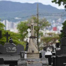 Quando a saudade adoece: sinais de que o luto precisa de ajuda profissional - Leandro Couri/EM