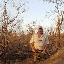 Caçador vira caça e é morto com rifle na África; relembre caso de grande repercussão - Reprodução Instagram