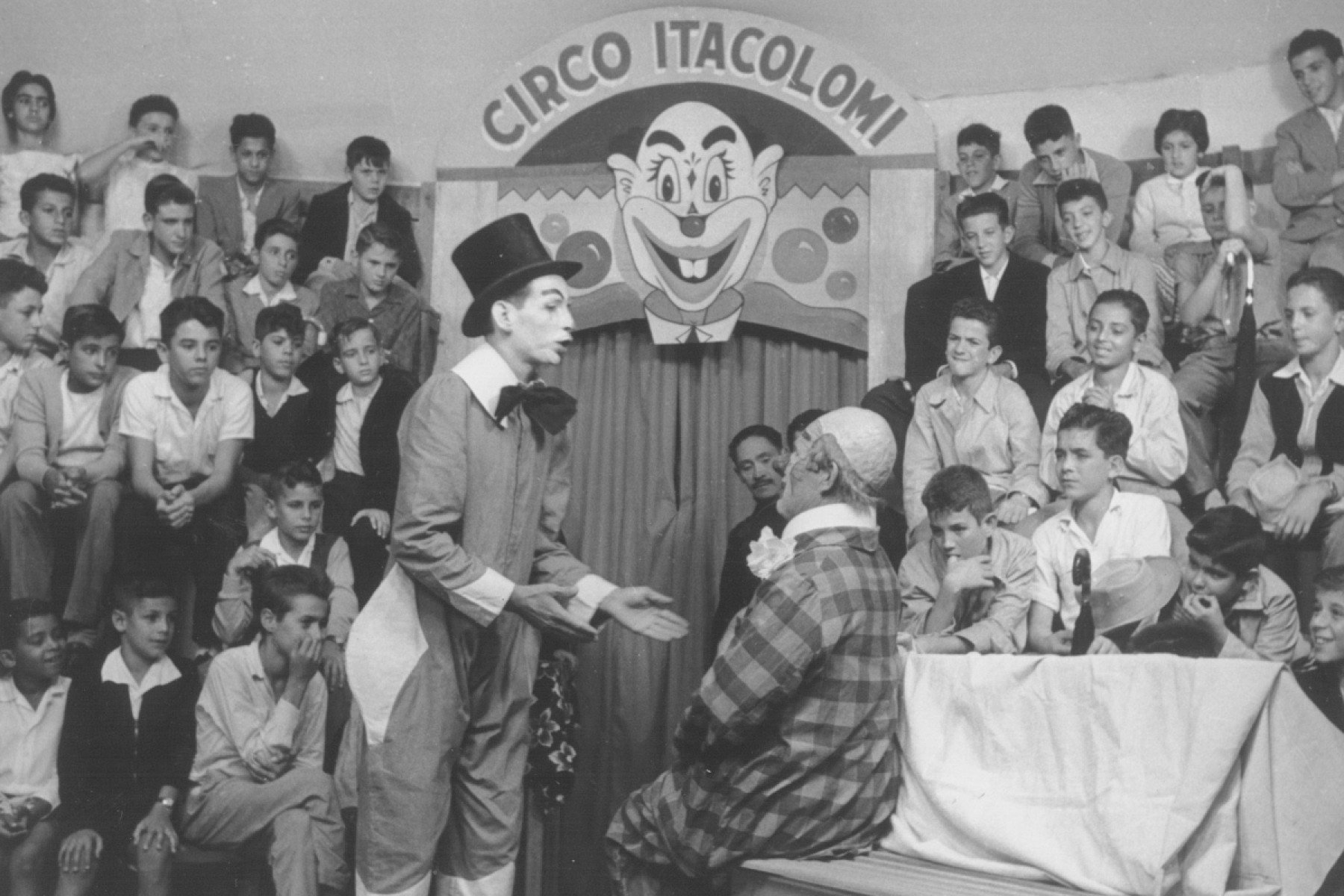 Cena do programa Circo Itacolomi, transmitida em 1956 | 70 anos da TV Itacolomi