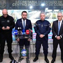 O governador do Rio de Janeiro, Cláudio Castro (PL), fala sobre a operação Contenção; Aprovação sobe a 40%  -  (crédito: Pablo Porciuncula - 28.out.25/AFP)