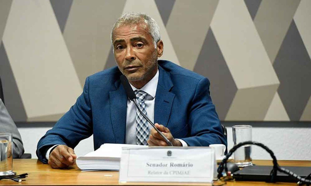 O senador Romário (PL-RJ) promete tentar convencer seus pares a instalar a CPI do Apito, para investigar possíveis irregularidades na arbitragem brasileira
 -  (crédito: Jefferson Rudy/Agência Senado – 18/3/2025)