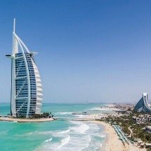 Construído em ilha artificial, hotel ‘7 estrelas’ desfila ousadia e exclusividade -  reprodução /tripadiviser