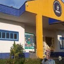 Filha se machuca em escola e pais agridem professoras e policiais em MG - Redes sociais