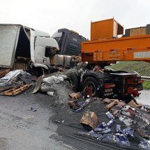 Colisão frontal entre carreta e caminhão deixa um morto em MG - Corpo de Bombeiros/Reprodução