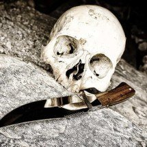 Mulher ficou com a faca cravada no crânio depois de brigar com companheiro na Grande BH -  (crédito: PickPik/Reprodução)