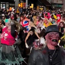 Americanos celebram Halloween com desfile em Manhattan - Reprodução de vídeo redes sociais 