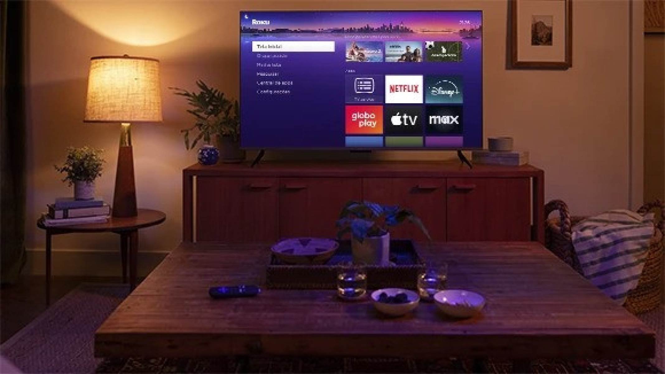 Compacto e fácil de instalar, o Roku Streaming Stick transforma TVs antigas em smart com streaming rápido e interface intuitiva