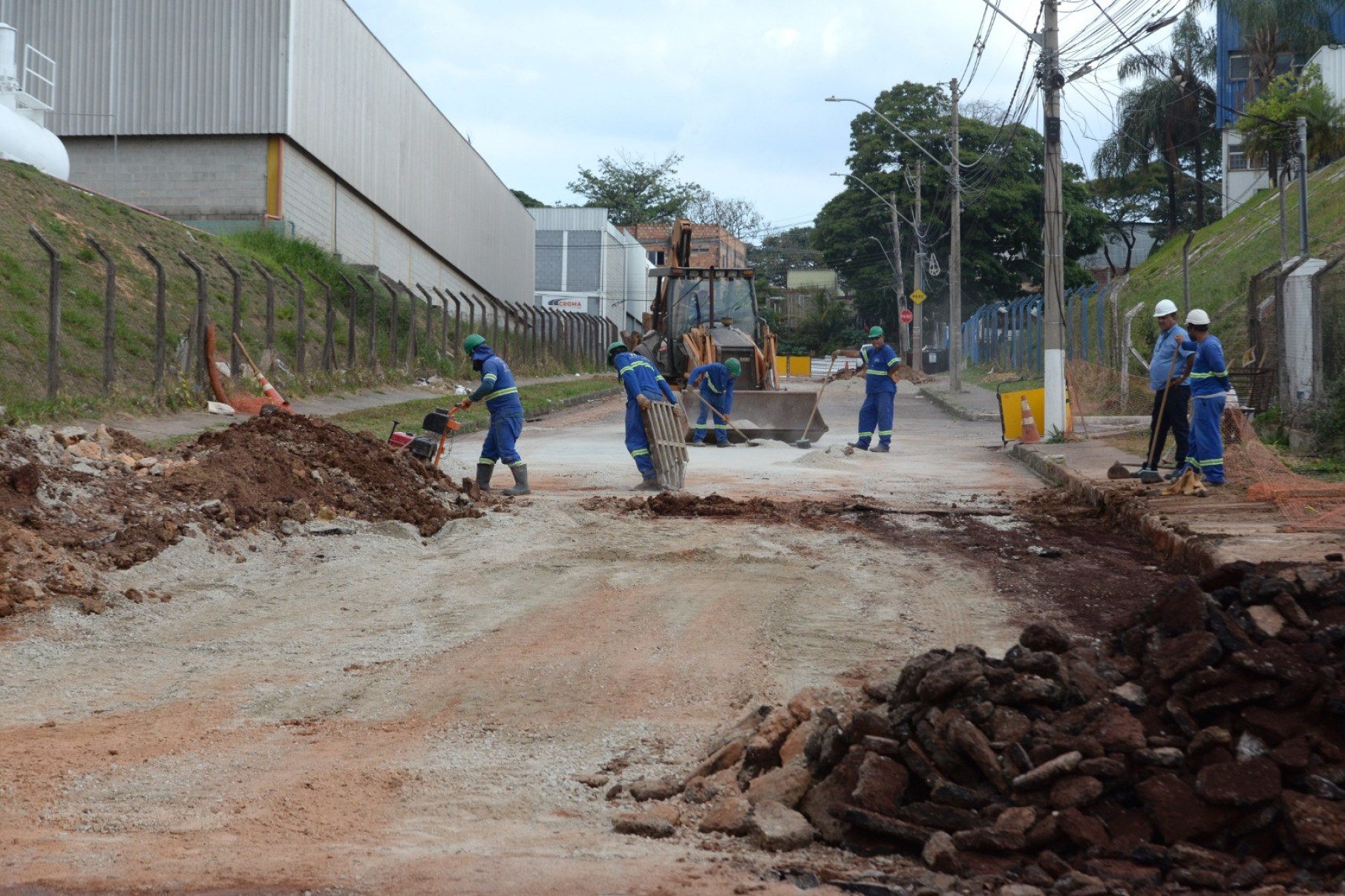 A situação não está totalmente resolvida, mas alguns moradores já comemoram a volta da água. As cidades atingidas são Belo Horizonte, Contagem e Ibirité 