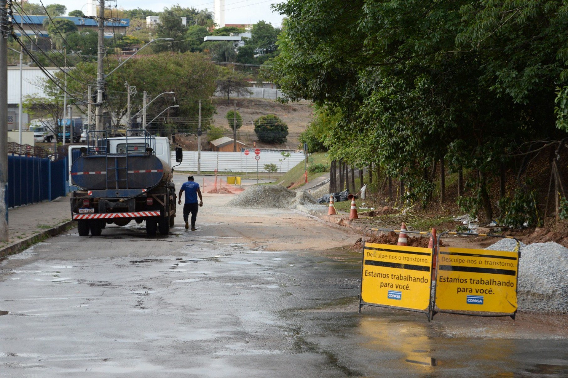 Moradores de bairros na capital e na Grande BH relatam pelo menos quatro dias consecutivos sem fornecimento de água