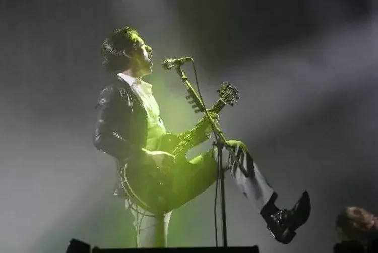 O vocalista e guitarrista do Arctic Monkeys, Alex Turner, buscou inspiração em Lô Borges -  (crédito: AFP)