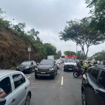 BH: acidente entre motociclista e carro congestiona trânsito -  Wellington Barbosa/EM/D.A Press