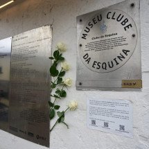 Morte de Lô Borges: fãs se reúnem na esquina onde tudo começou