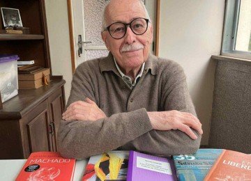 O escritor Silviano Santiago -  (crédito: Carlos Marcelo/EM/DA Press)