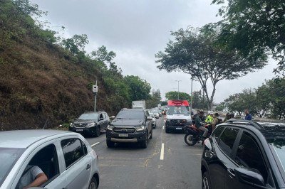 O motociclista teve apenas escoriações no braço direito -  (crédito:  Wellington Barbosa/EM/D.A Press)