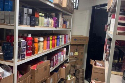 O esquema criminoso envolvia consultores de vendas que exploravam falhas no sistema de cashback e brindes da empresa -  (crédito: Divulgação/PCMG)