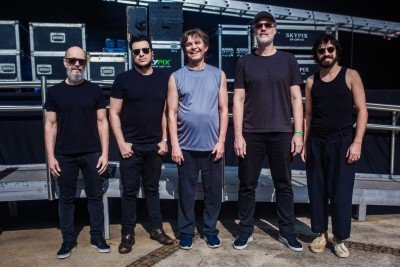 Formação mais recente da banda de Lô Borges contou com Robinson Matos (bateria), Thiago Corrêa (baixo), Henrique Matheus (guitarra) e Felipe D’angelo (teclado e vocal)
 -  (crédito: Flavio Charcha)