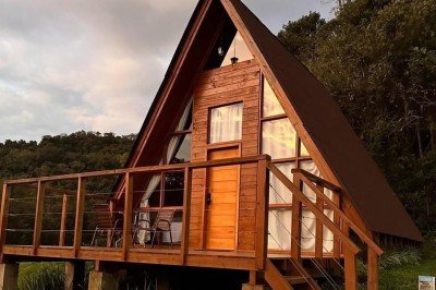 Nas redes sociais da hospedagem, há diversas fotos e vídeos do suposto espaço  -  (crédito: Reprodução redes sociais)