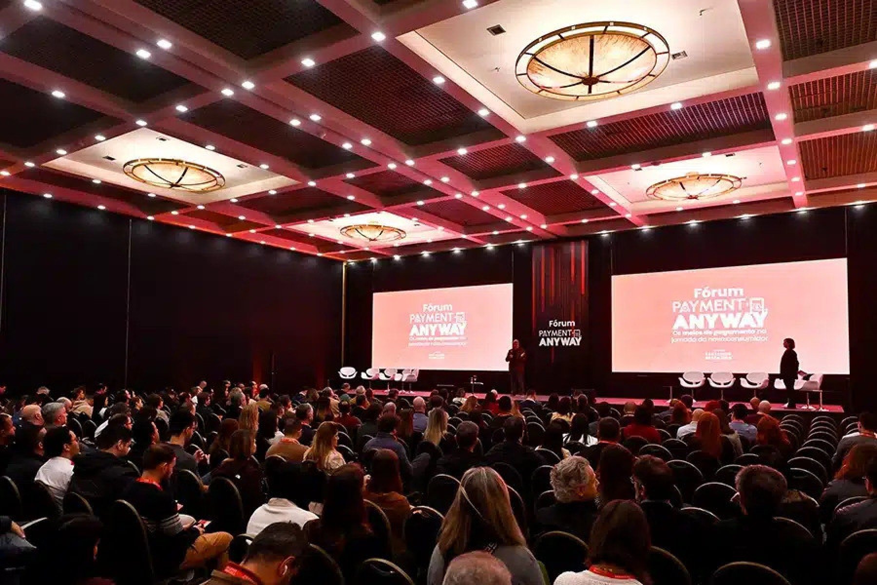 Pagamentos digitais avançam no Payment Anyway 2025 - DINO