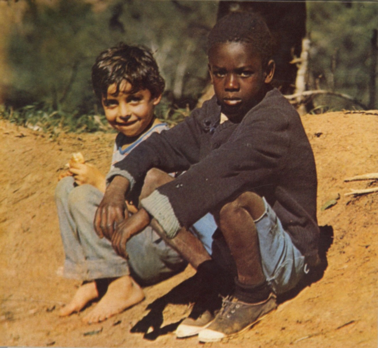 Foto Cafi/EMI. Capa do cd: Milton Nascimento: Clube da Esquina. 
    -Foto Cafi/EMI.